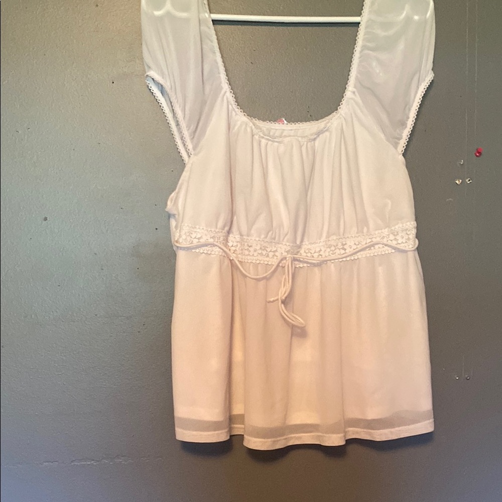 🩷SHEIN White Ruffled Tie Front Blouse